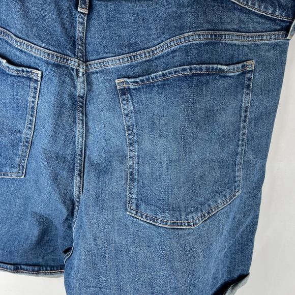 NWT: old navy High-Waisted O.G. Straight Ripped Jean Shorts (28) $40 - Picture 11 of 15